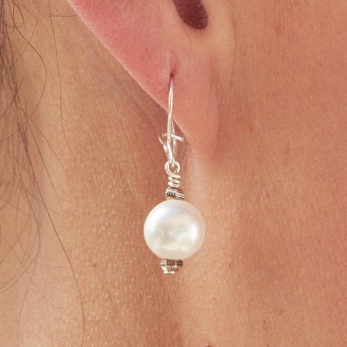 Plump Pearl Earring close