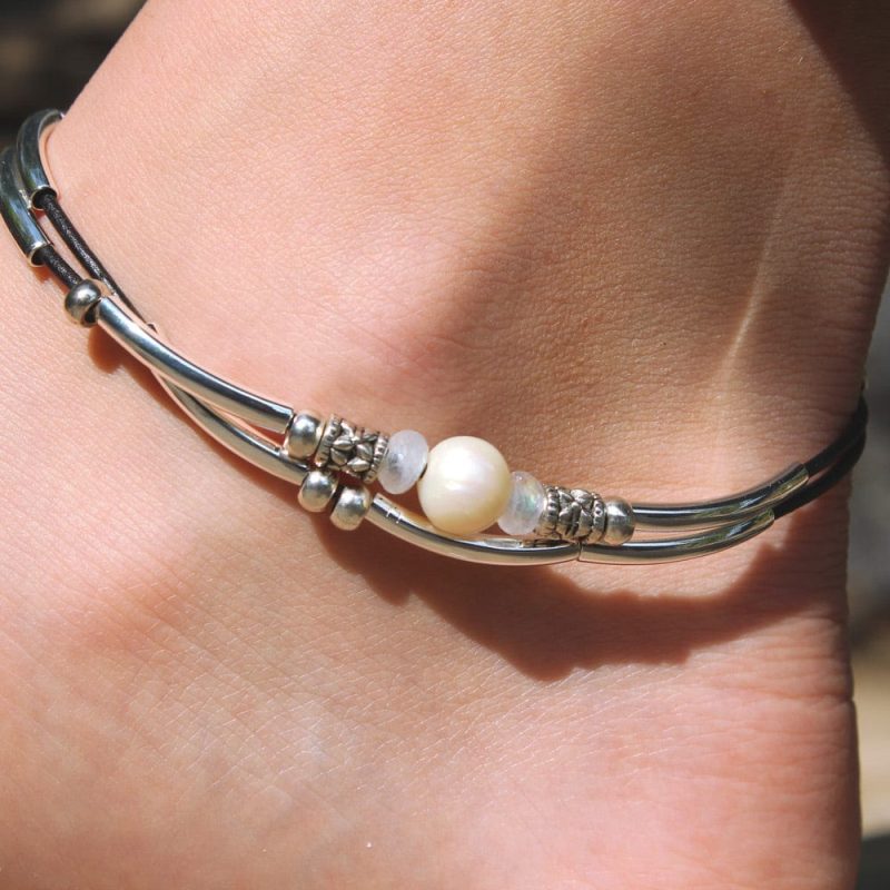 robin pearl and moonstone anklet